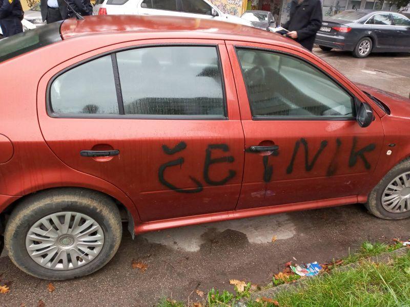 Uvredljivi grafiti osvanuli na vozilu Žarka Vujovića, predsjednika Skupštine TK