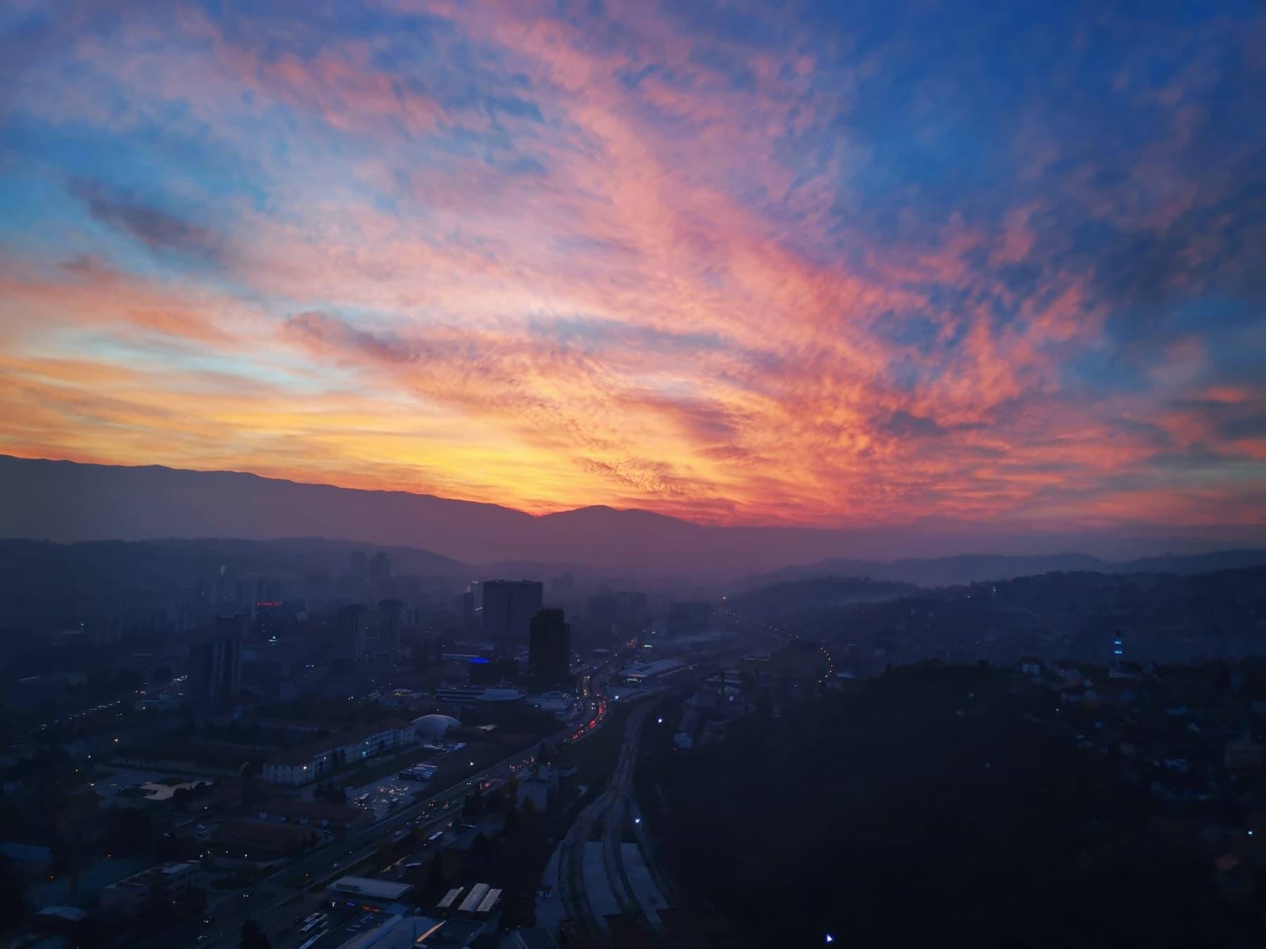 Zalazak sunca u Sarajevu - Avaz