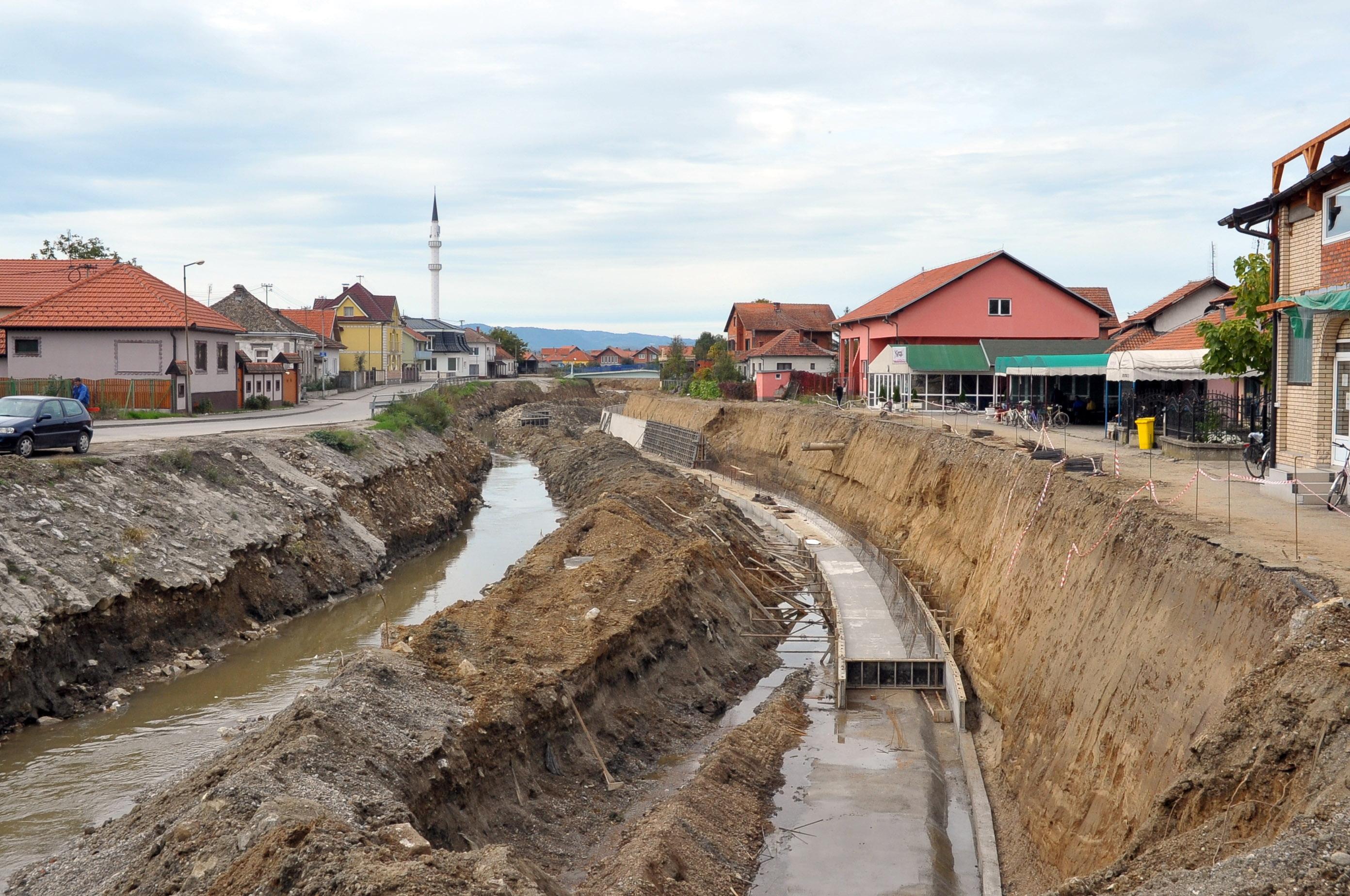 Izgrađen novi most, uređeni korito i obala rijeke - Avaz