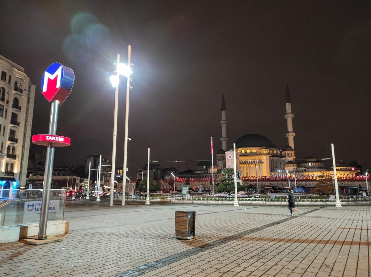 U Istanbulu večeras nezapamćena tišina, ulice izgledaju sablasno