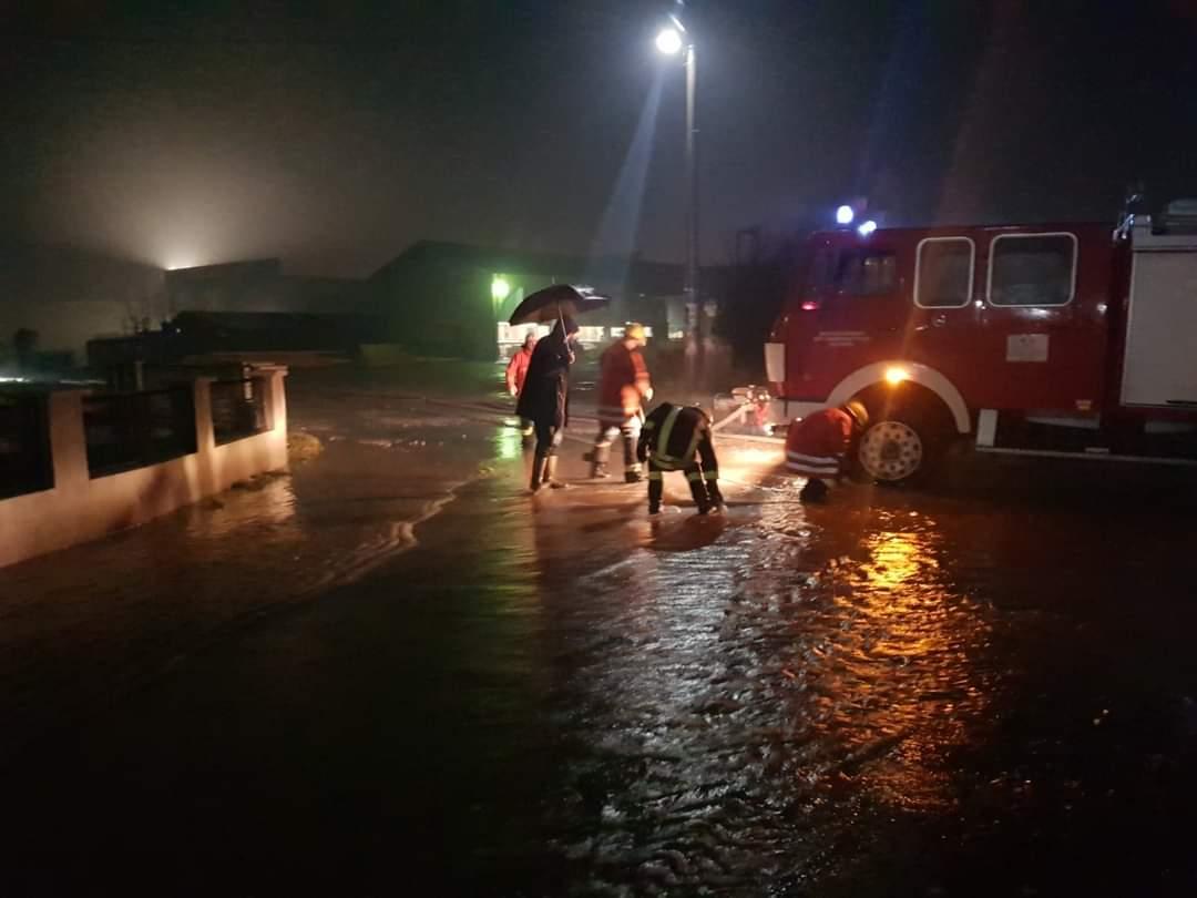 Ponovo poplave kod Bugojna: Voda je počela ulaziti u podrume i kuće