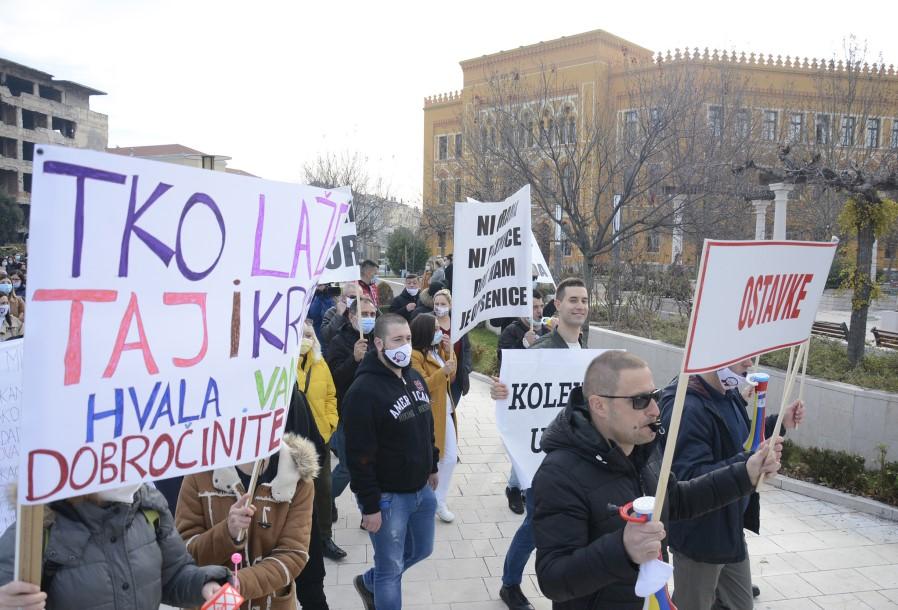 S današnjih protesta - Avaz