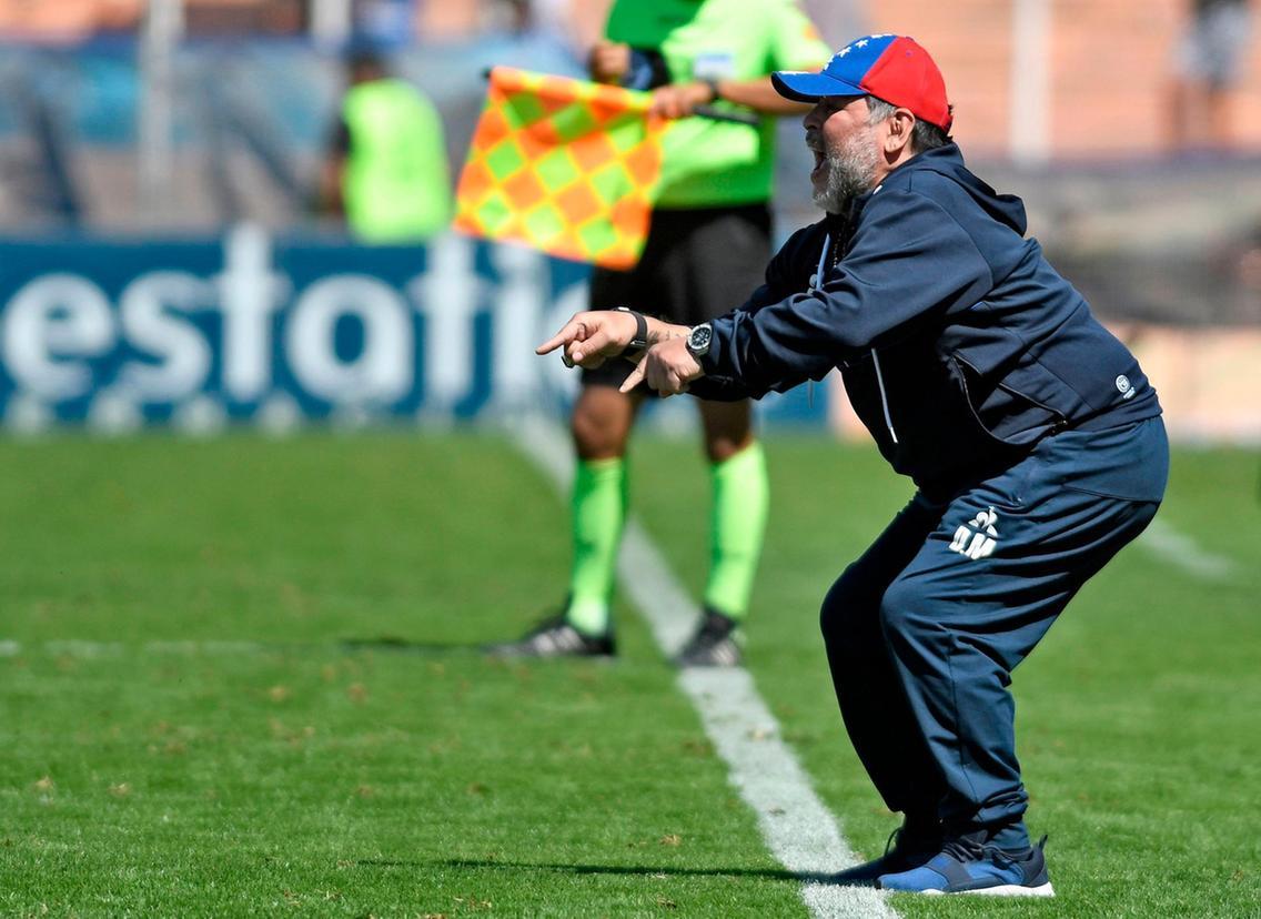 Nije samo Napulj, uskoro će se tri stadiona zvati po Maradoni