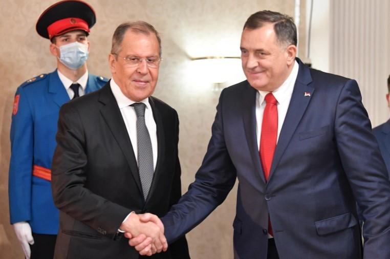 Russian Foreign Minister Sergey Lavrov, left, meets the chairman of Bosnia and Herzegovina's tripartite presidency, Milorad Dodik, right, in Sarajevo - Avaz