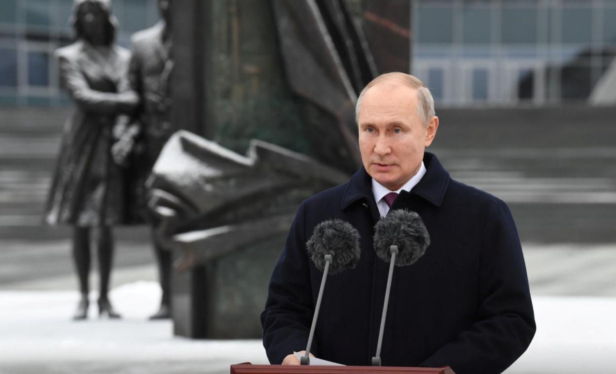 Russian President Vladimir Putin delivers a speech during a ceremony marking the Security Agencies Worker's Day at the headquarters of the Foreign Intelligence Service in Moscow, Russia December 20, 2020. - Avaz