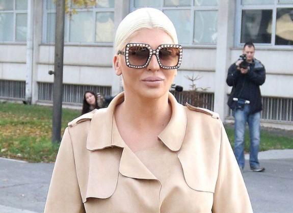 Jelena Karleuša uživa u ekstravaganciji, njeni nokti zgrozili milione