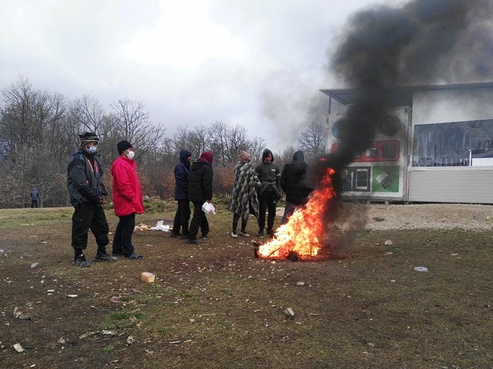 Migranti na sve načine nastoje se ugrijati - Avaz