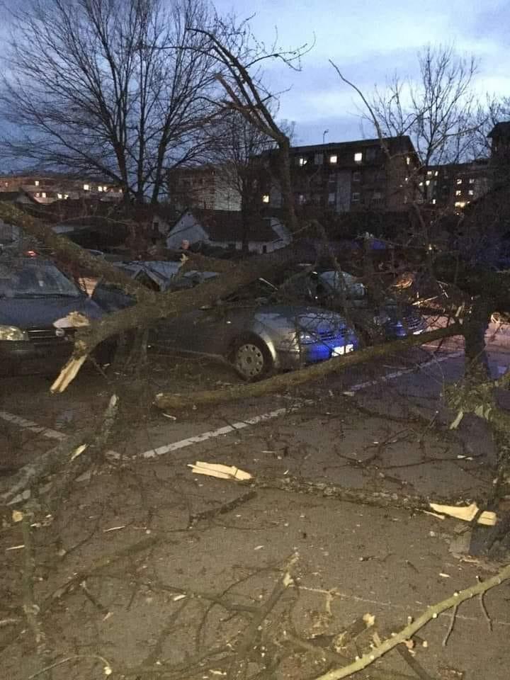 U Banjoj Luci oštećena vozila - Avaz