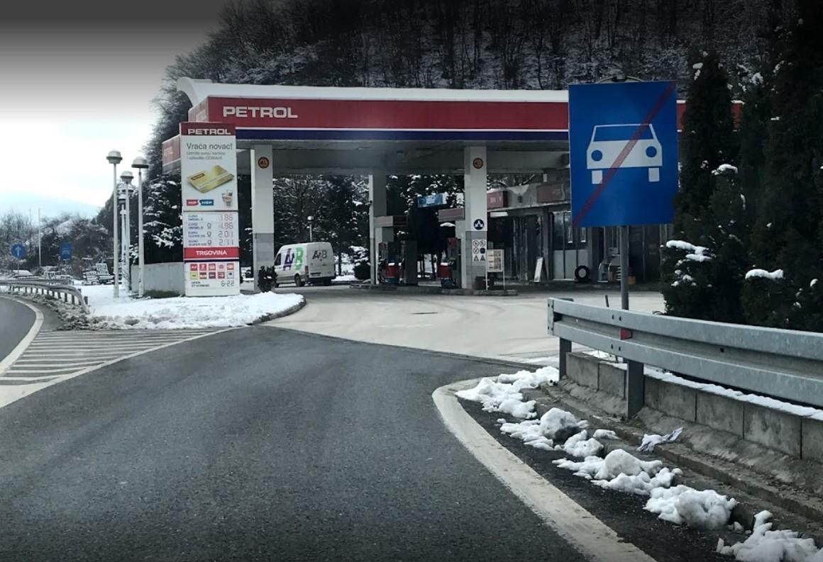 Muškarac umro u krugu benzinske pumpe "Petrol" u Blažuju