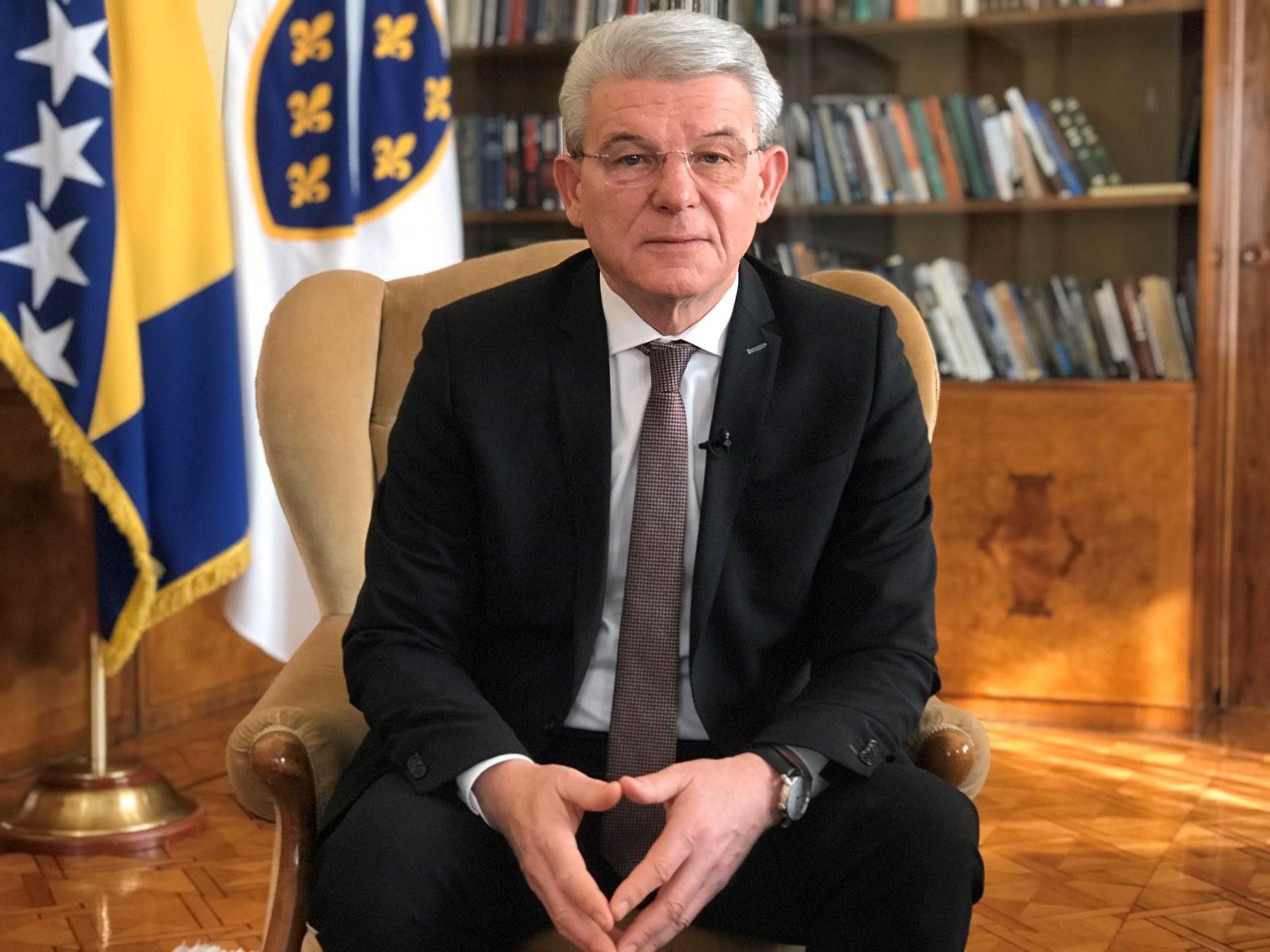 Džaferović: Božić je praznik nade i vjere u bolje sutra