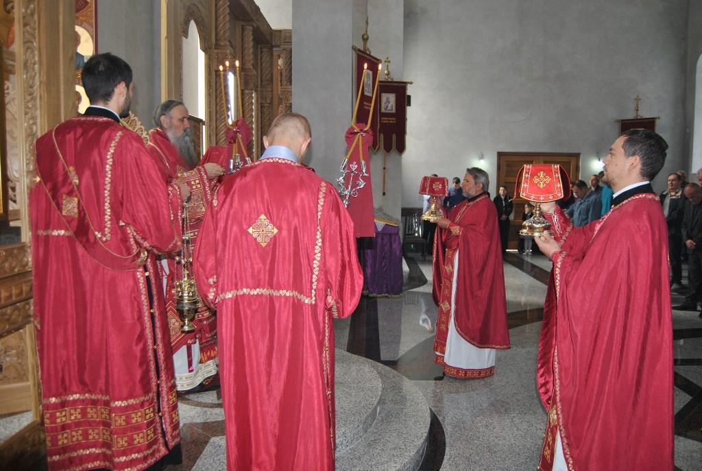 Liturgija održana u Sabornom hramu Rođenja Presvete Bogorodic - Avaz