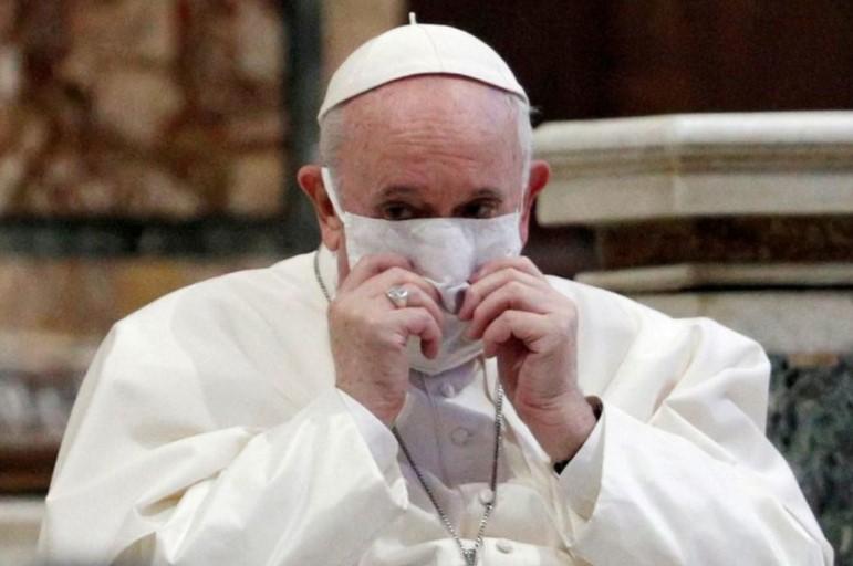 Pope Francis wearing a face mask attends an inter-religious prayer service for peace along with other religious representatives in the Basilica of Santa Maria in Aracoeli, a church on top of Rome's Capitoline Hill, in Rome, Italy, Oct. 20, 2020. - Avaz