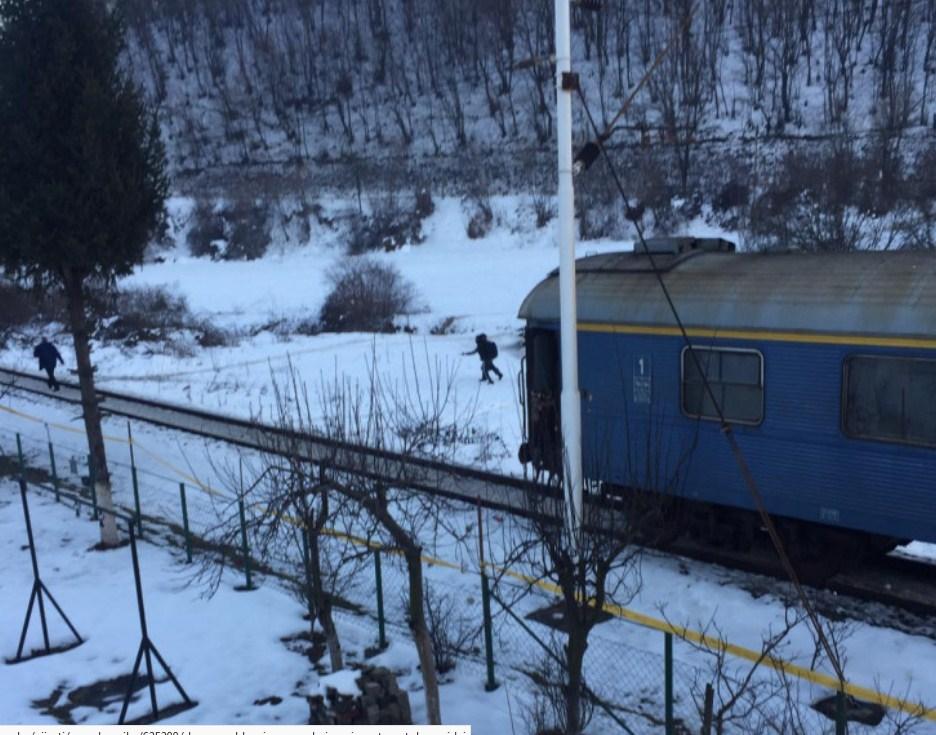 Voz koji je danas u Blažuju udario migranta još uvijek stoji na mjestu nesreće