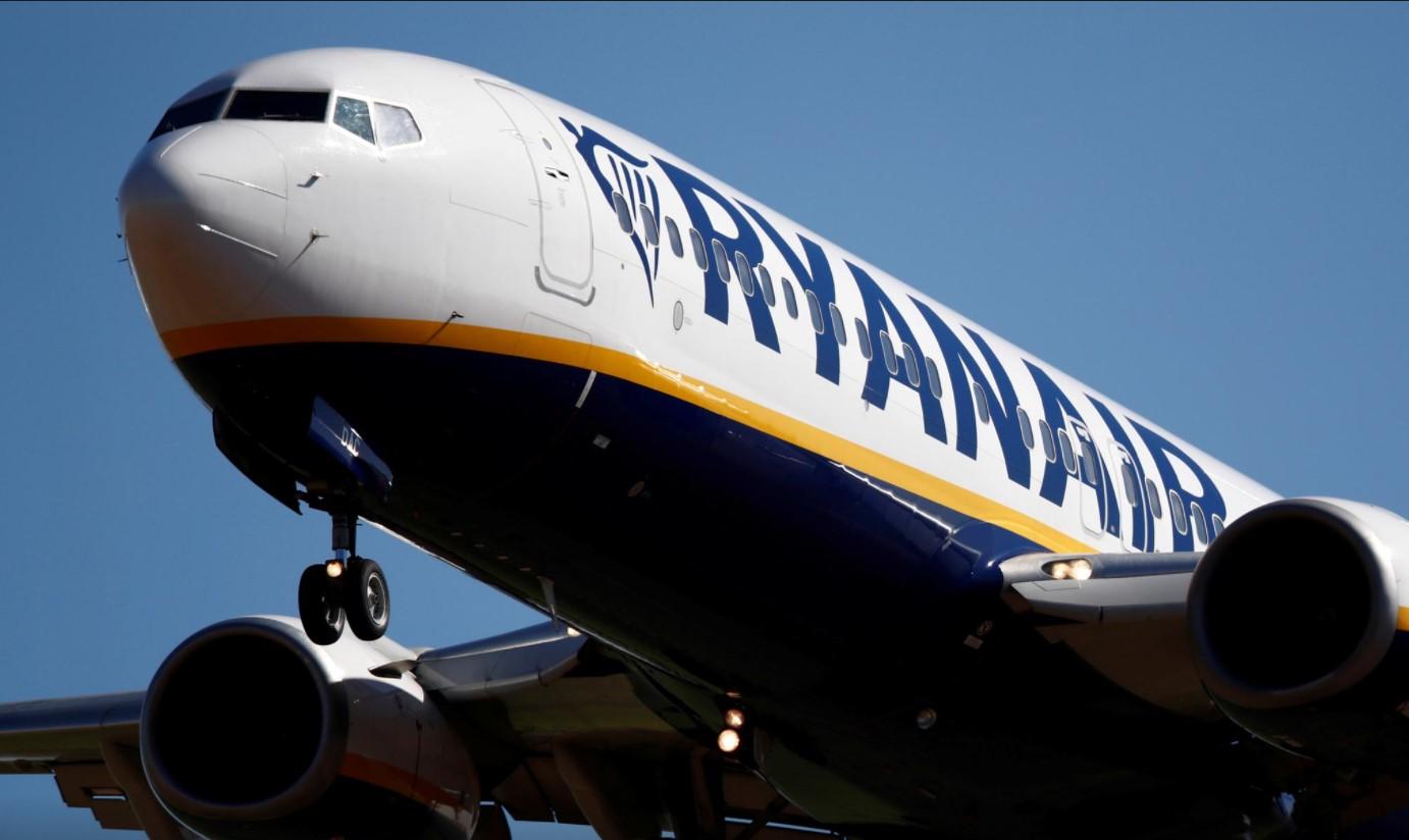 Ryanair predicts strong recovery after record annual loss