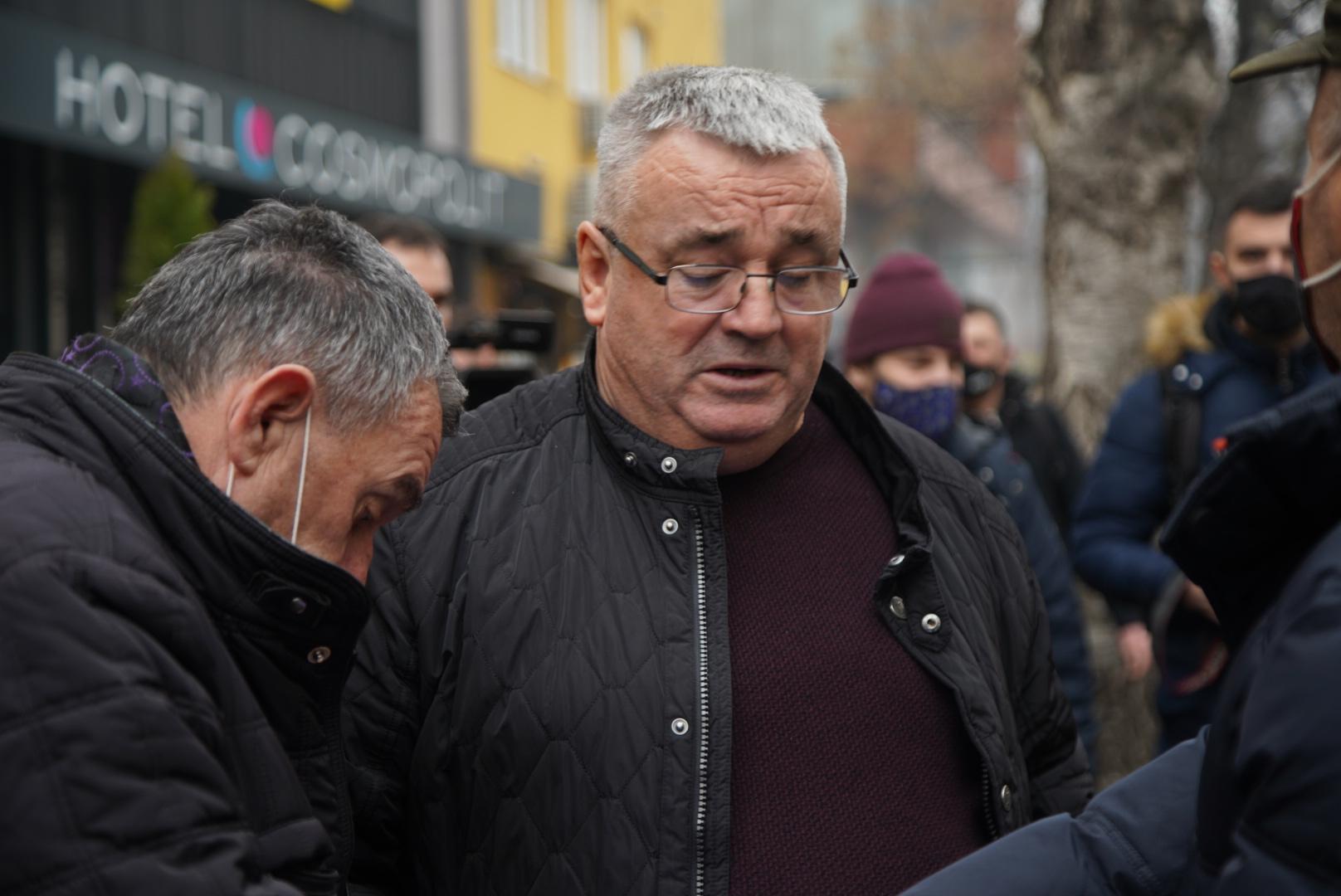 Peaceful gathering in front of the SC Prosecutor's Office - Avaz