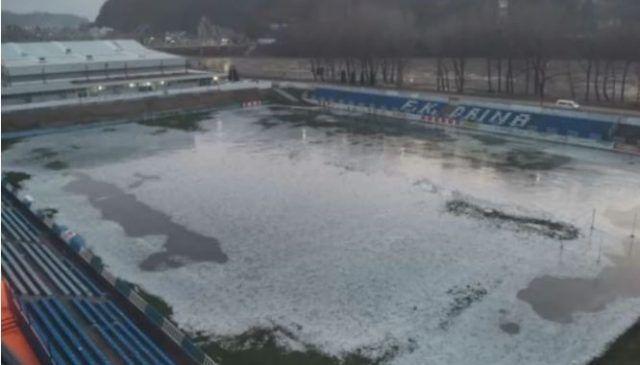 Fotografije sa bh. stadiona obišle region: Je li ovo fudbalski travnjak ili klizalište?