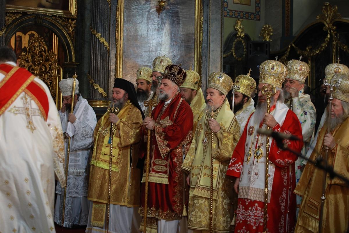 Počela liturgija u Sabornoj crkvi u Beogradu - Avaz