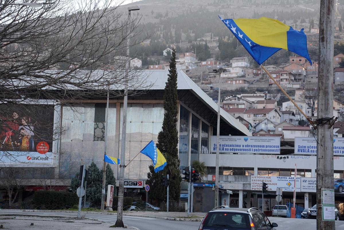 Svečano i u Mostaru: Stotine zastava na ulicama grada i niz sadržaja povodom Dana nezavisnosti BiH