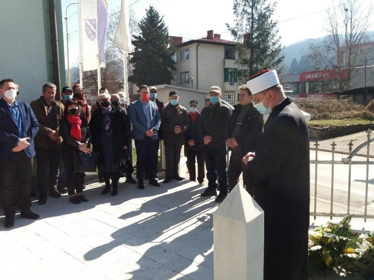 Proučena Fatiha i položeno cvijeće na šehitlucima u Žepču