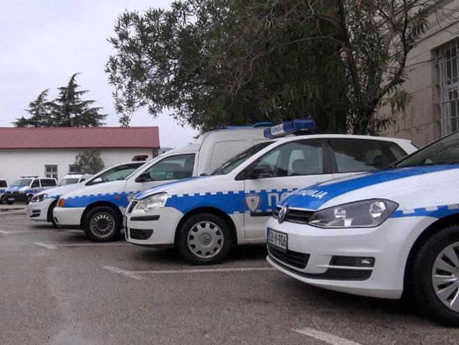 Policiji javljeno da se vozilo već duže vrijeme nalazi na parkingu - Avaz