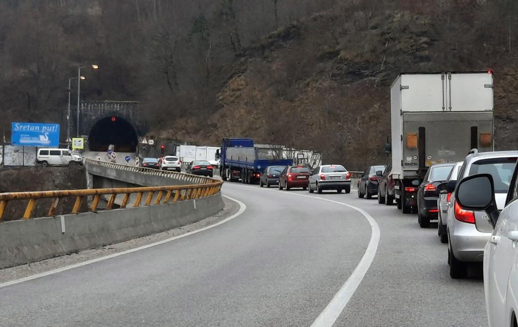 Evo kako izgleda obnova tunela Crnaja, saobraća se jednom trakom