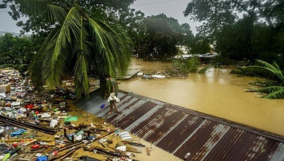 Hawaii declares emergency due to heavy flooding