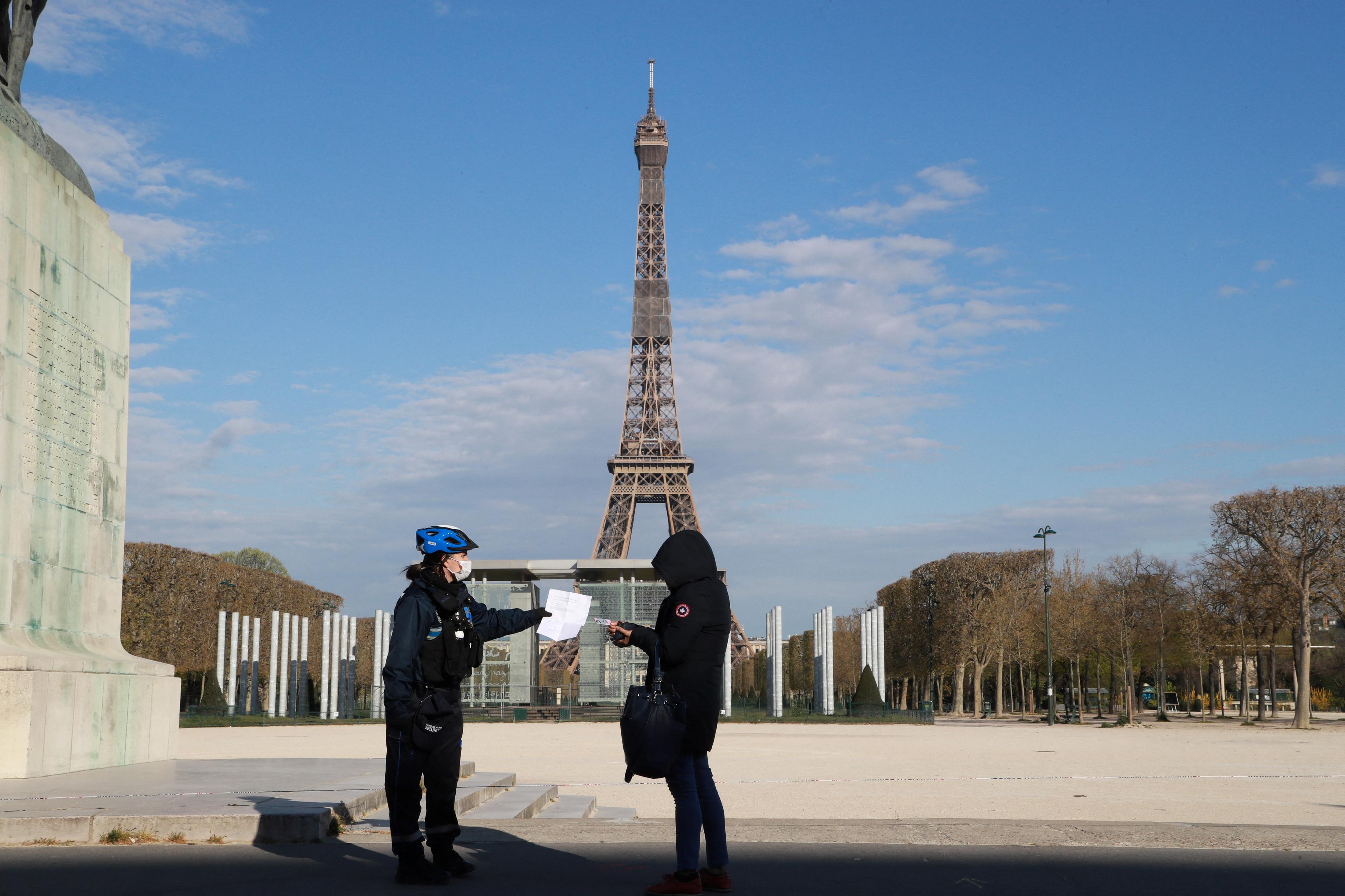 Pariz ulazi u jednomjesečni lockdown, Francuska strahuje od trećeg vala