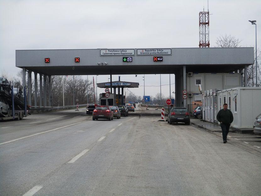 Dok je Srbija zaključana, mladi hrle u Bijeljinu