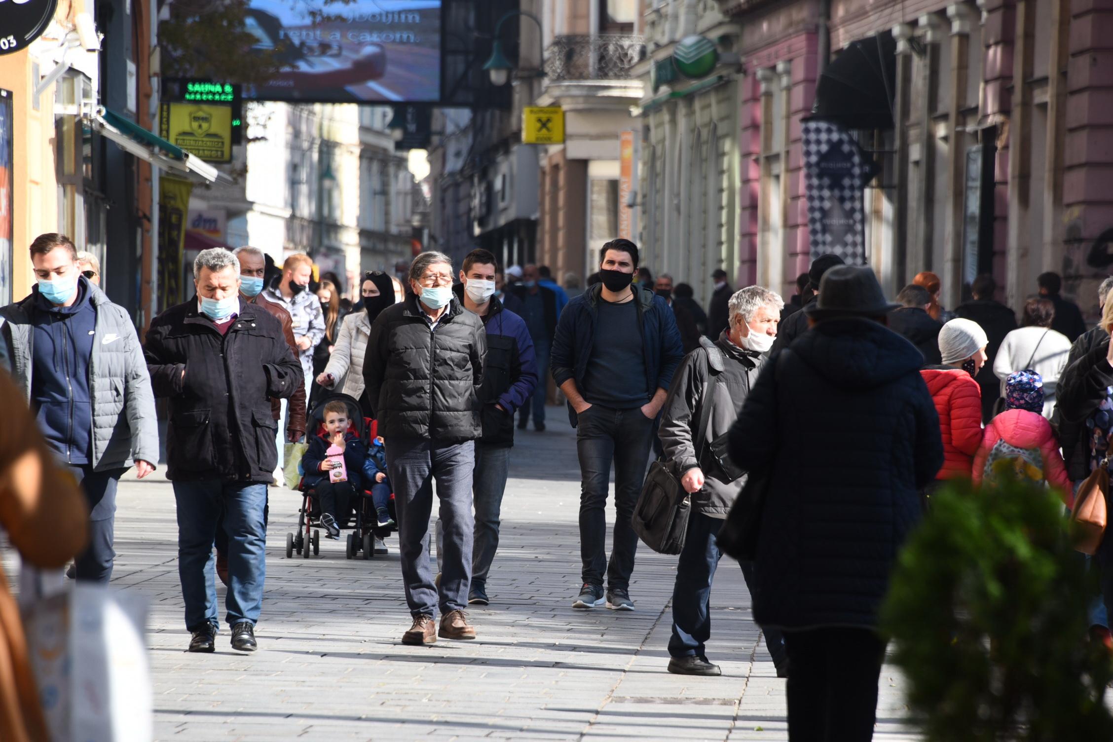 Od ove naredbe izuzeti su svi uposlenici uključeni u provođenje mjera i aktivnosti na rješavanju epidemije - Avaz