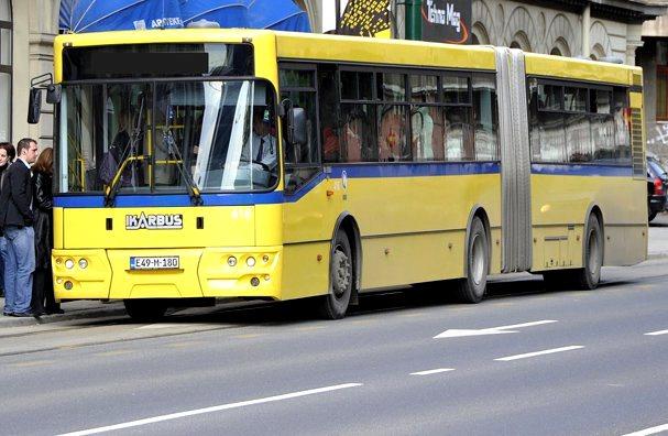 GRAS nema goriva, ukinute pojedine autobuske linije: Građani čekaju i strahuju od korone