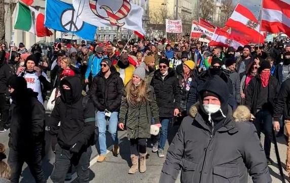 Hiljade ljudi na protestima protiv mjera u Beču