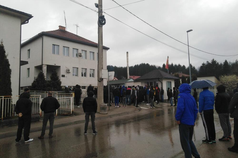 Šovinističke poruke sa protesta u Pljevljima zbog imenovanja načelnika policije