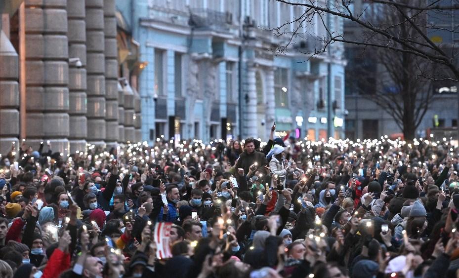 Veliki protesti - Avaz