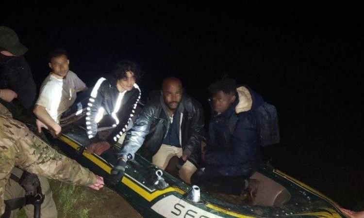 B&H Border police arrests two persons for smuggling migrants by boat from Serbia