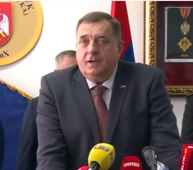 Dodik: Vojska RS danas živi u narodu kao mit i stvarnost - Avaz