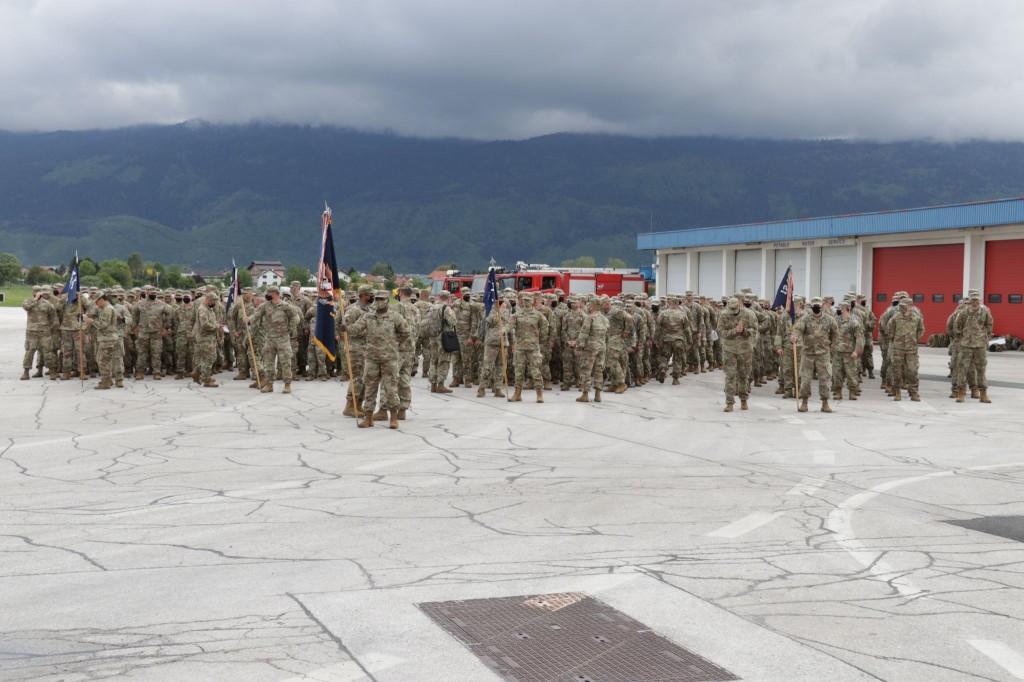 The plane landed with the soldiers at the Sarajevo International Airport - Avaz