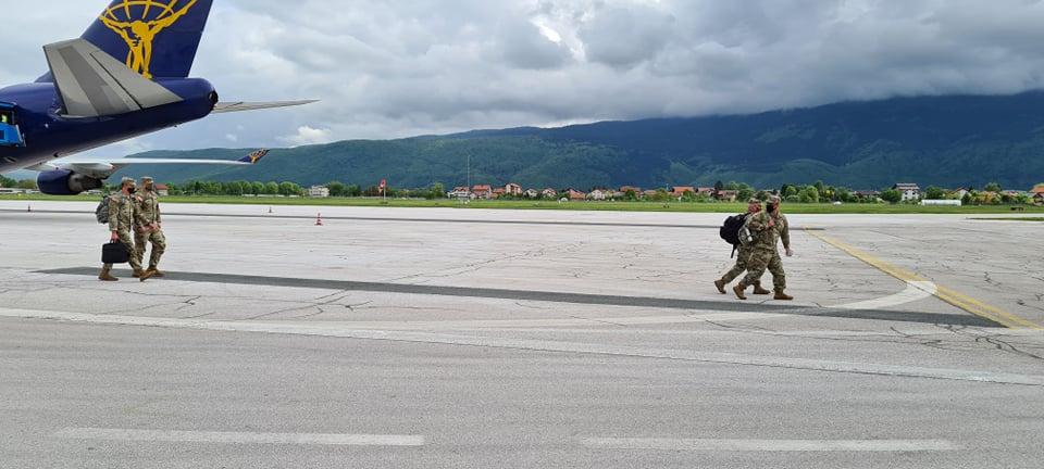 The plane landed with the soldiers at the Sarajevo International Airport - Avaz