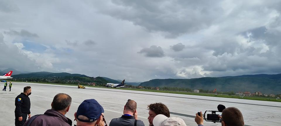 The plane landed with the soldiers at the Sarajevo International Airport - Avaz