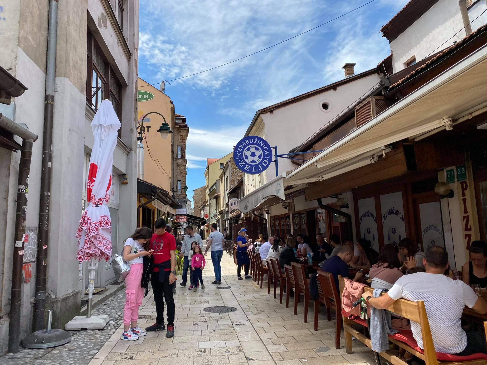 Na otvorenom će se moći okupljati do 100 osoba - Avaz