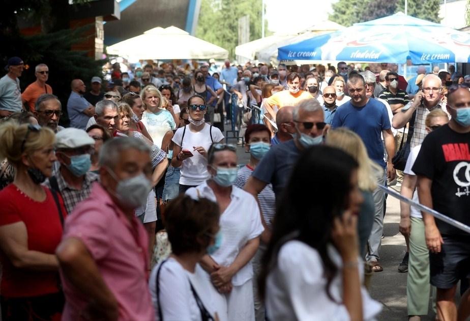 Mnogi došli bez poziva - Avaz