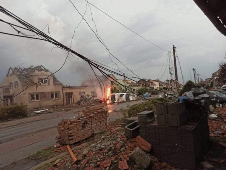 U naletu tornada u Češkoj povrijeđeno najmanje 150 ljudi, strahuje se da ima mrtvih