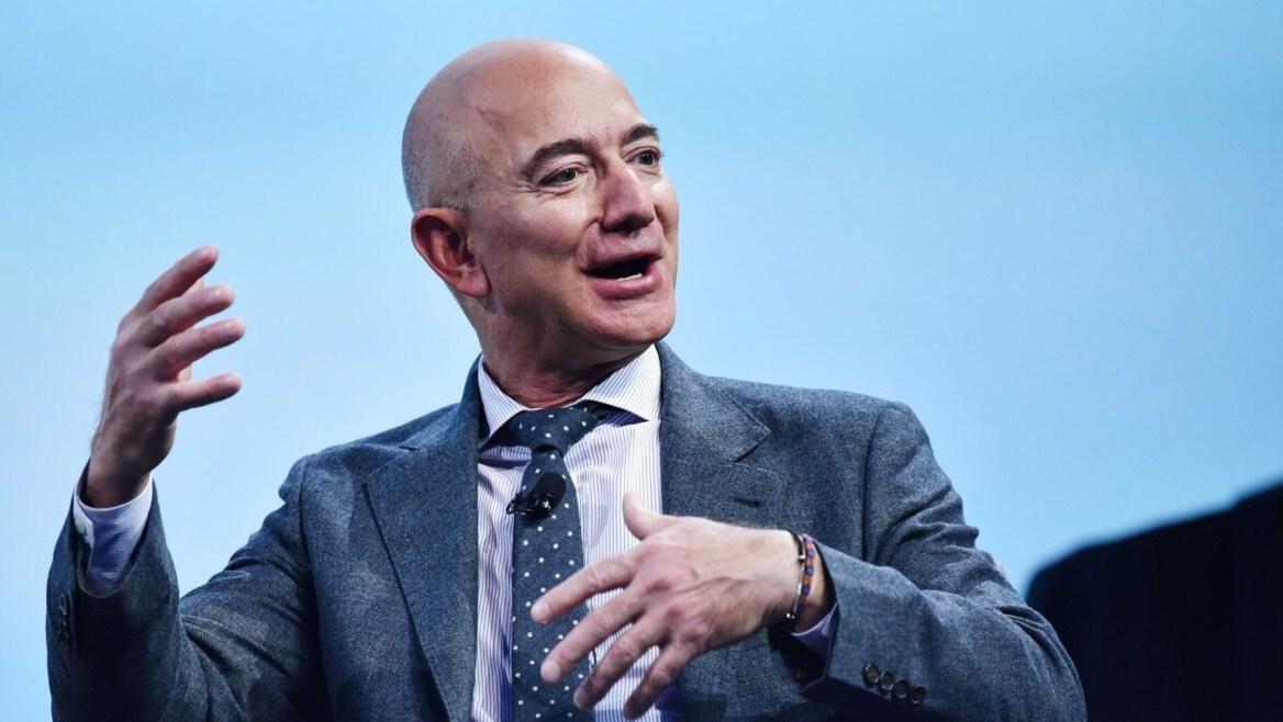 Džef Bezos u svemir vodi 82-godišnju ženu