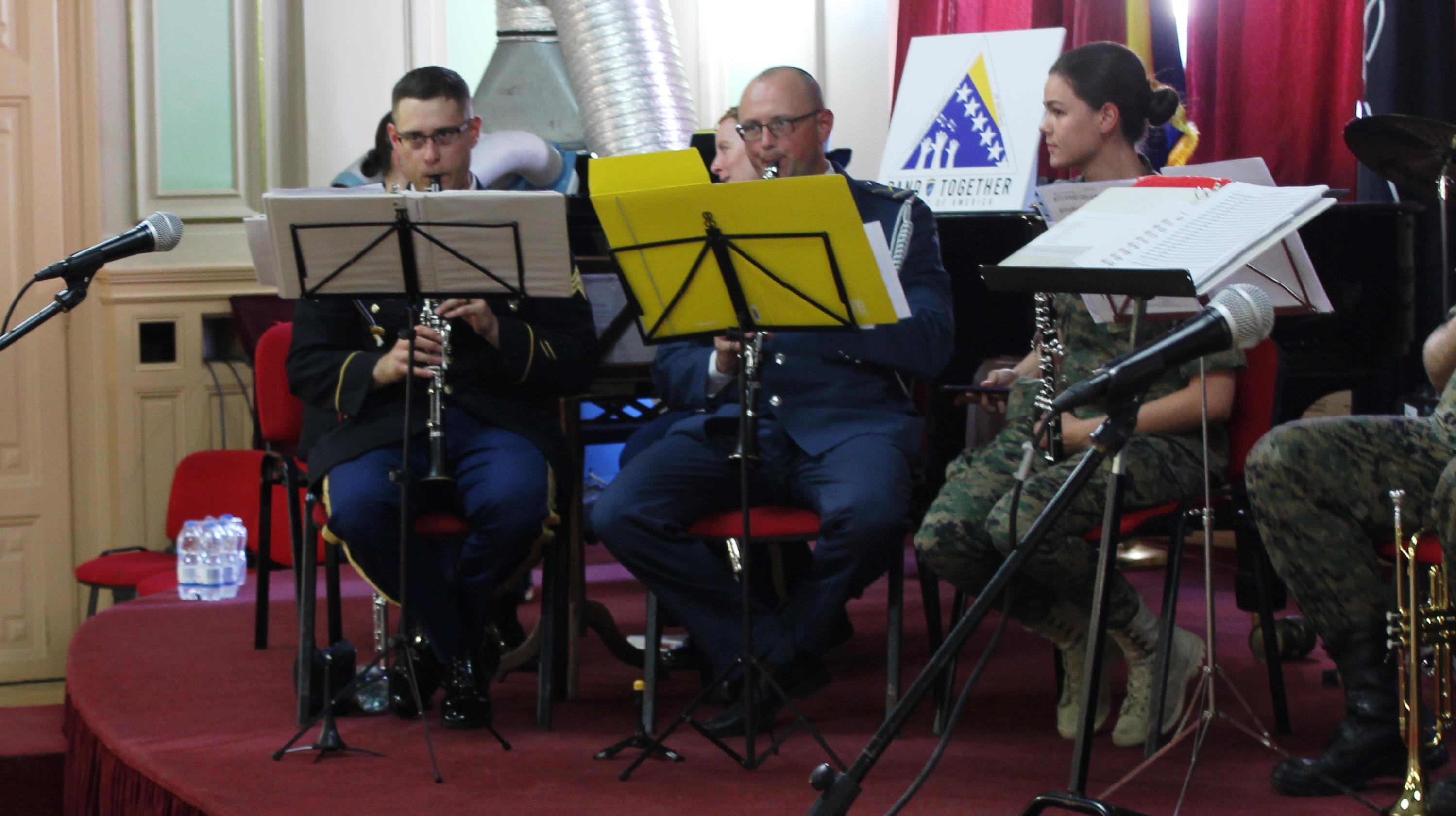 Vojni orkestri SAD i BiH u akciji pomoći muzičkim školama