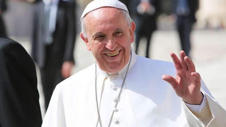 Papa Franjo budan nakon operacije