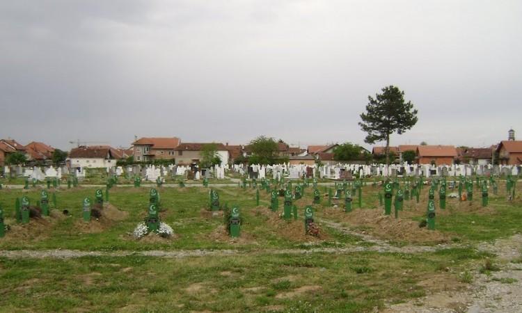 Eighteen unidentified war crimes victims buried in Brčko