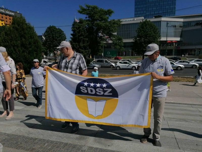 Protest državnih službenika i zaposlenika u institucijama BiH: Ne damo struku politici!