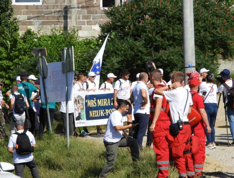 Učesnici marša mira - Avaz