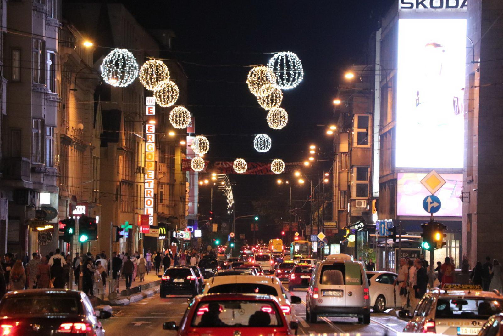 Ukupno je postavljeno 27 svjetlećih dekoracija - Avaz