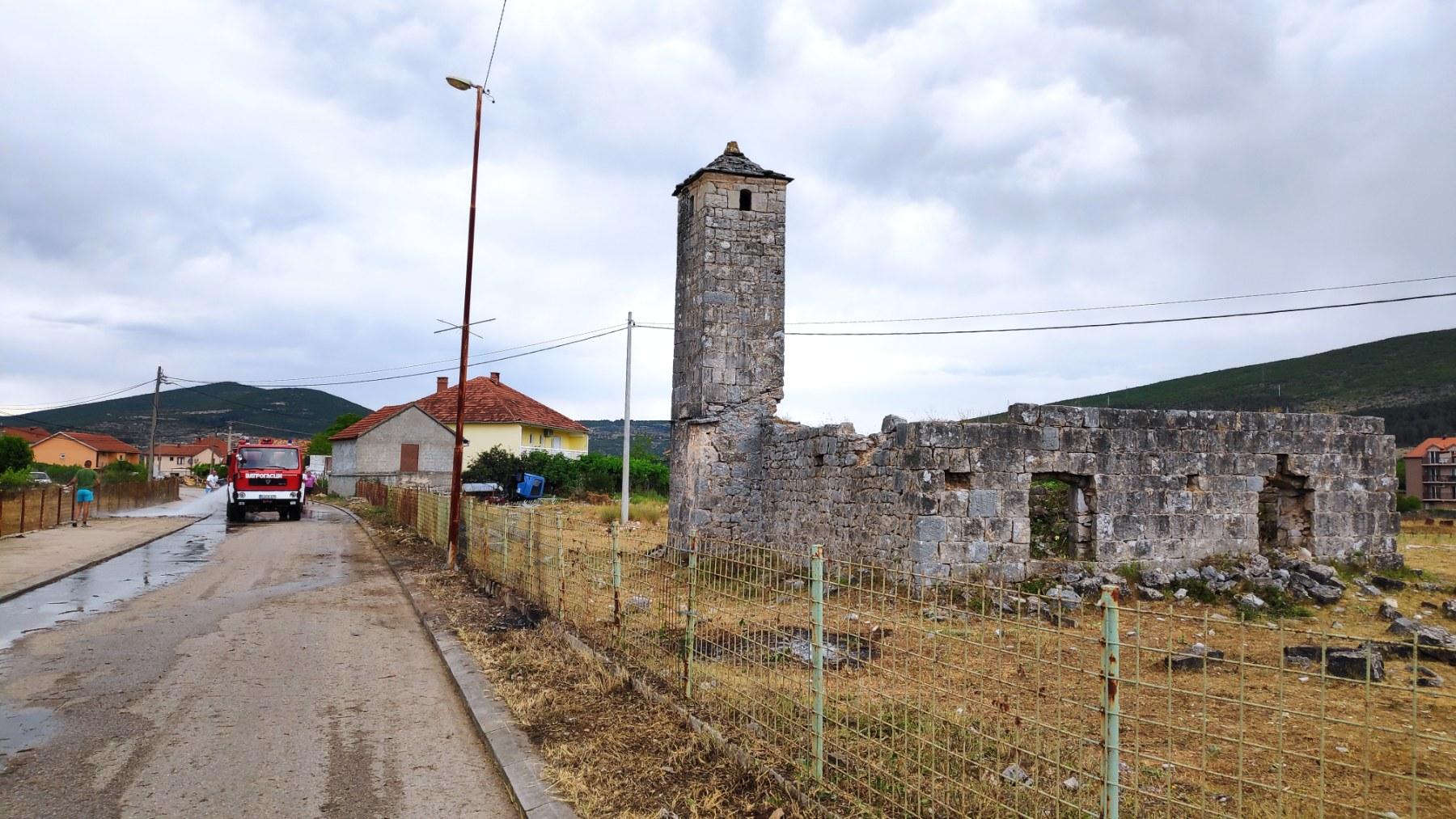 Danas zajedno čistili džamiju Hasan-paše Predojevića - Avaz