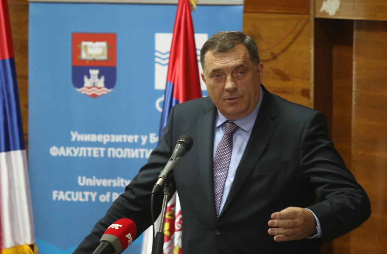 Dodik pokrenuo peticiju u kojoj se tvrdi da u Srebrenici nije bilo genocida, odbacuje Inckov zakon